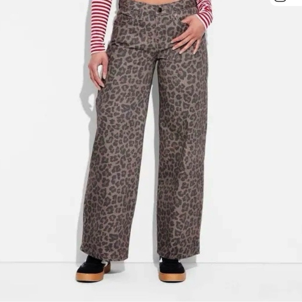 Low rise baggy jeans